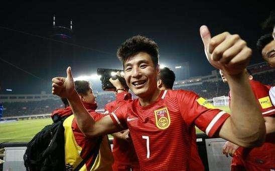 PA真人平台- 德甲班霸报价英超当红边翼卫  